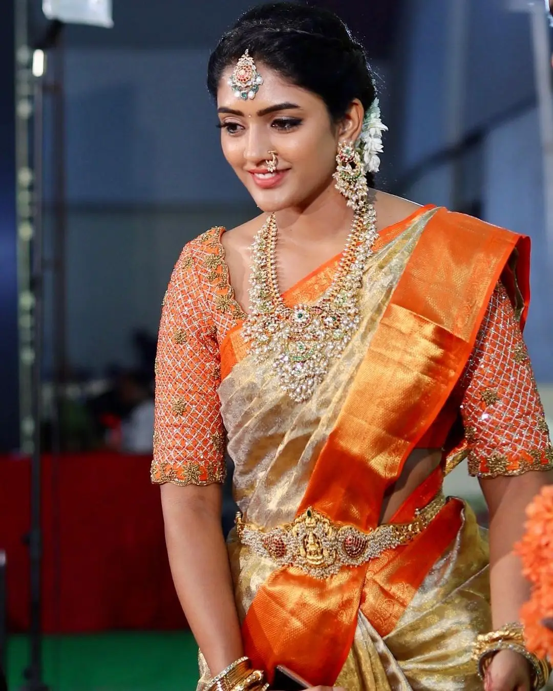 EESHA REBBA STILLS IN INDIAN TRADITIONAL ORANGE SAREE BLOUSE 3